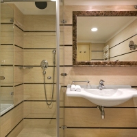 Standard-bathroom-Le-Meridien-Split